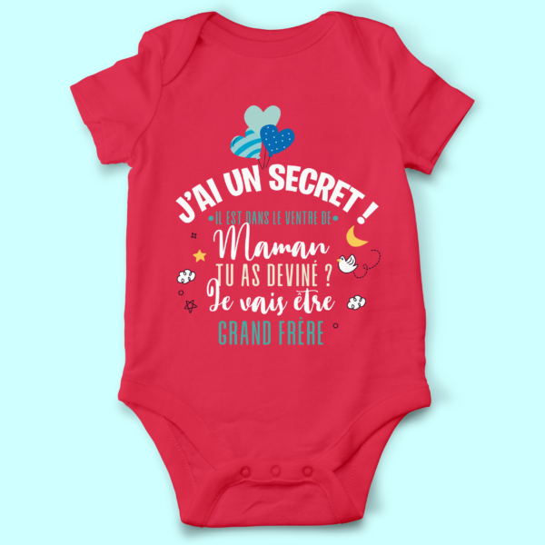 body bebe jai un secret il est dans le ventre de maman rouge e1769527994636